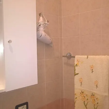 Via Dante 49/1 شقة *